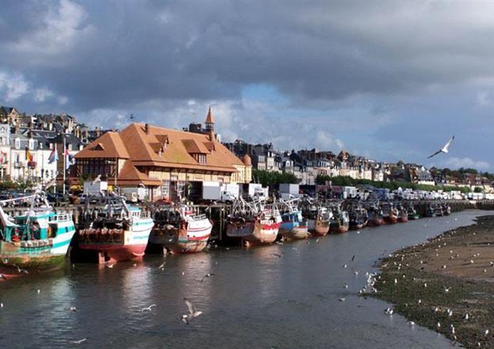 Trouville Port de pêche - Bellevue Hotel
