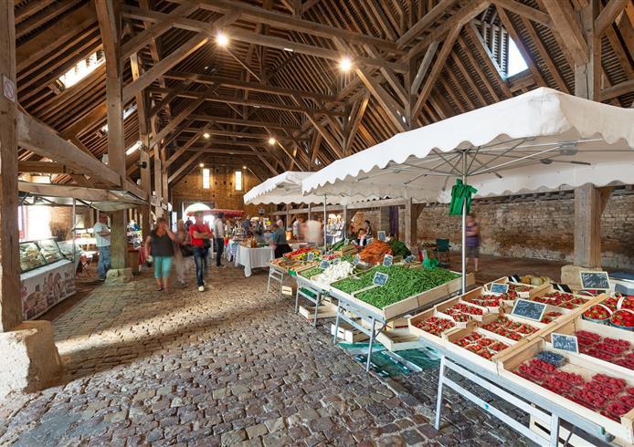 Marché de St-Pierre-sur-Dives - Bellevue Hotel