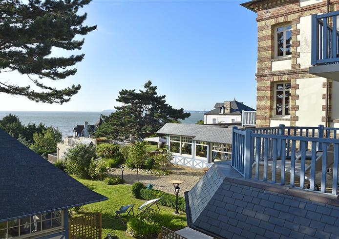 Hotel Restaurant Bellevue vue mer Villerville Normandie - Bellevue Hotel