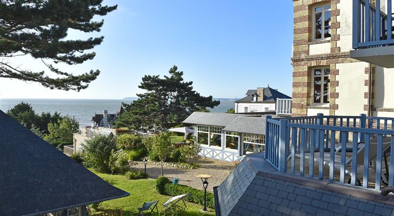 Hotel Restaurant Bellevue vue mer Villerville Normandie - Bellevue Hotel